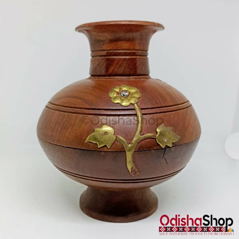 Read more about the article Wooden Handicraft Kalash